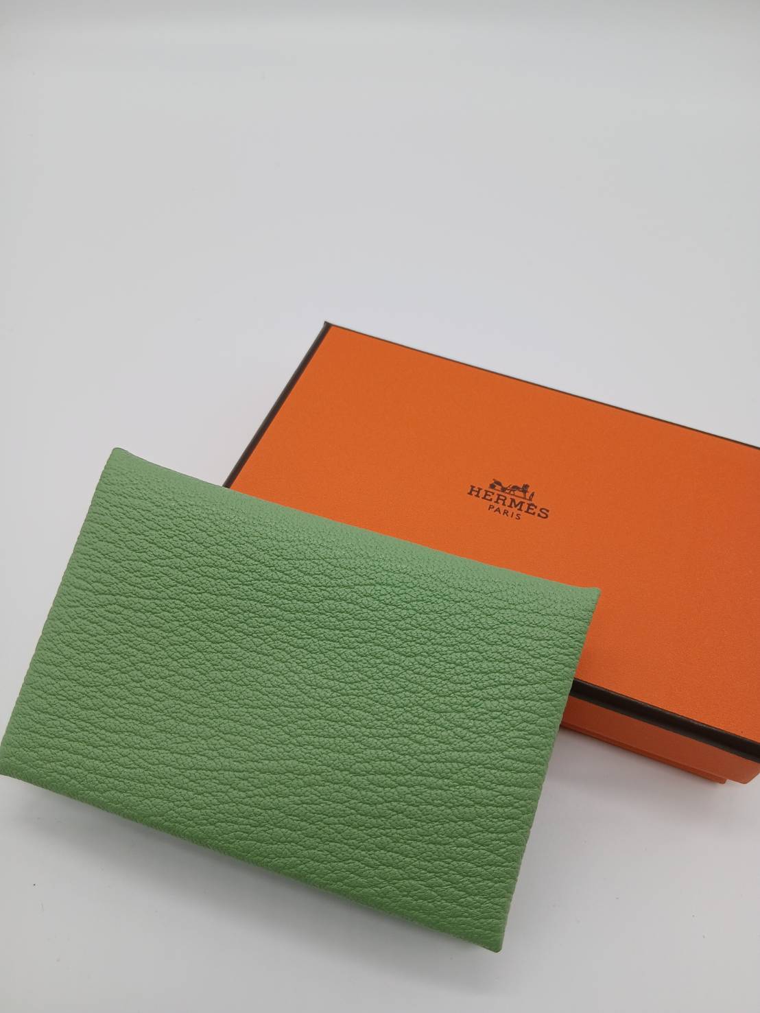 3. ルイ・ヴィトン等他ブランドとの比較